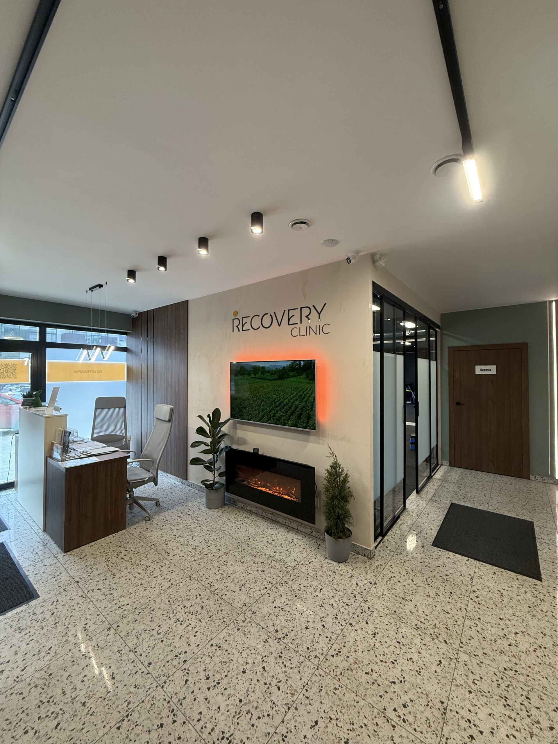 Korytarz Recovery Clinic